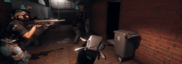 Ảnh GIF gameplay Zero Hour mô tả hành động đột kích và giao tranh dữ dội