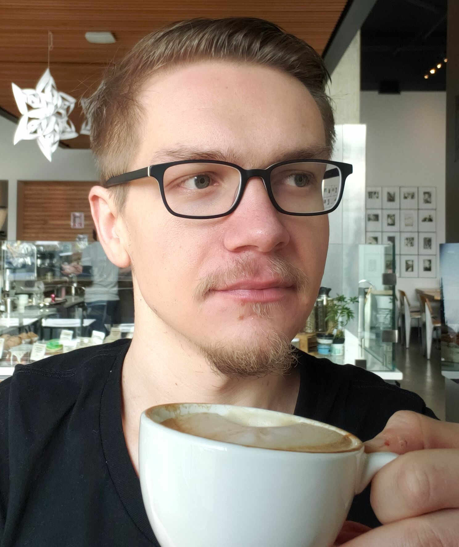 Leaf Blower Man - Developer Drinking Coffee JPEG screenshot 1