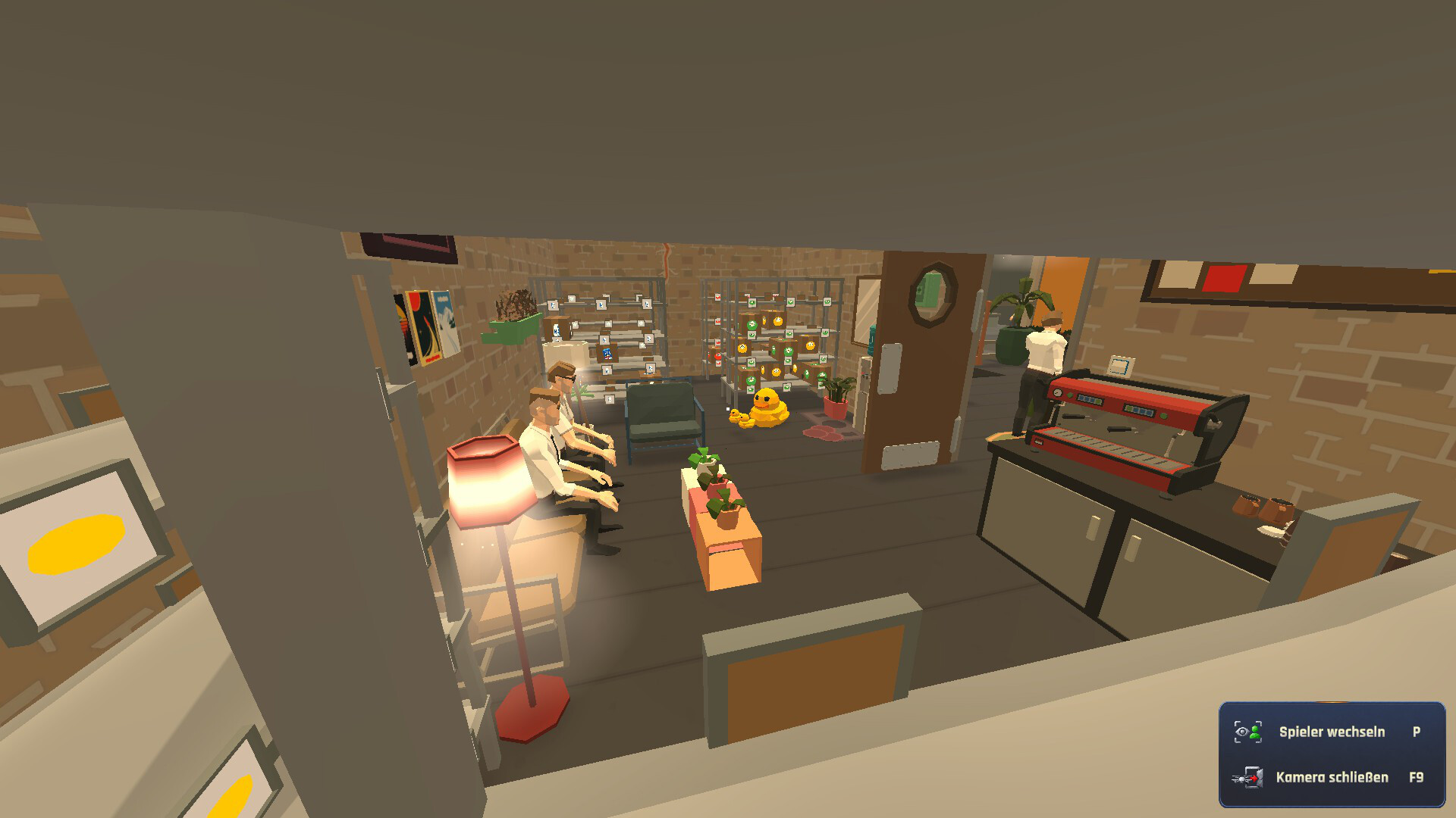 Retail Rivals 公式スクリーンショット 店舗のバックヤードにある休憩スペースとカフェカウンター